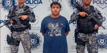 Joven es capturado con droga durante operativo preventivo en Soyapango