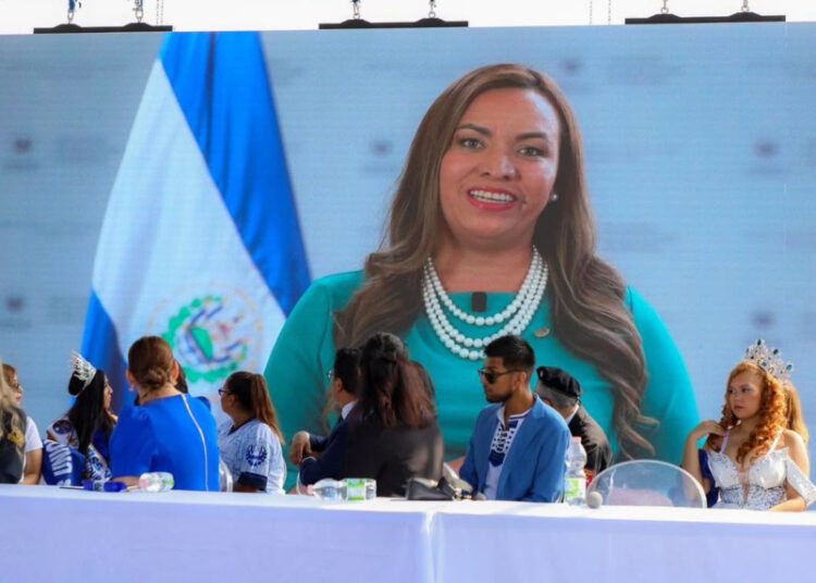 El Salvador fortalece el vínculo con su diáspora en Milán