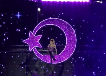 Tini enciende al público salvadoreño con un emotivo ydeslumbrante concierto en el Estadio Las Delicias