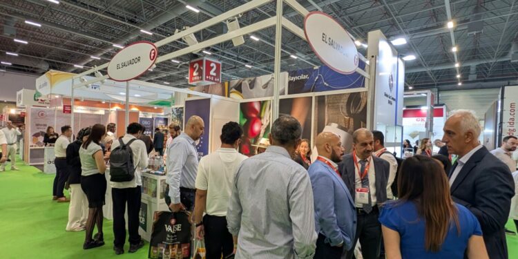 Empresas salvadoreñas presentan ofertas exportable en reconocida feria de Turquía