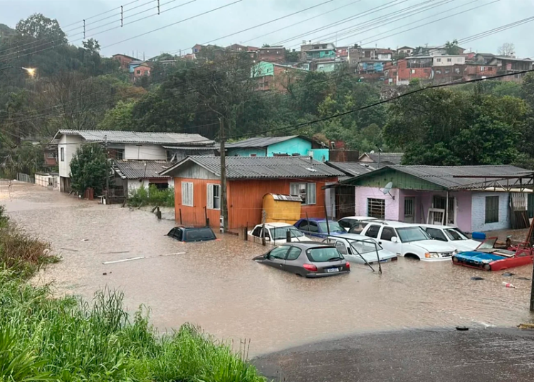 Lluvias intensas dejan varios muertos e inundaciones en Brasil