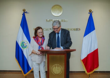 El Salvador y Francia suscriben acuerdos para impulsar el diálogo bilateral y la cooperación técnica