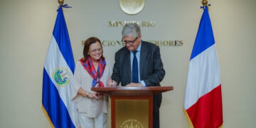 El Salvador y Francia suscriben acuerdos para impulsar el diálogo bilateral y la cooperación técnica