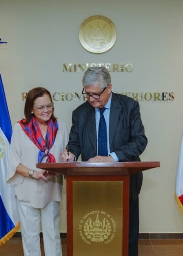 El Salvador y Francia suscriben acuerdos para impulsar el diálogo bilateral y la cooperación técnica
