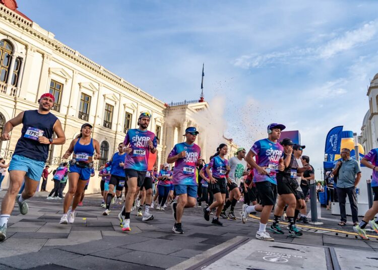 Salvadoreños corrieron por la Fibrosis Quística