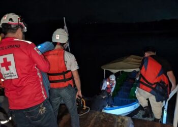 Hombre desaparece en la Laguna de Aramuaca tras intentar auxiliar a turista que volcó en una moto acuática