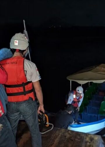 Hombre desaparece en la Laguna de Aramuaca tras intentar auxiliar a turista que volcó en una moto acuática