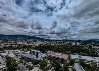 Lluvias y tormentas para este jueves