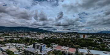 Lluvias y tormentas para este jueves