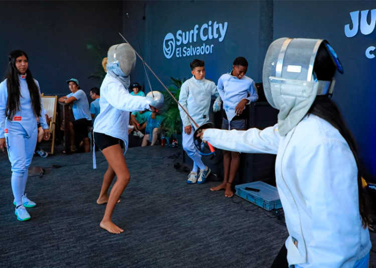 Desarrollan actividades recreativas con participantes del Surf City El Salvador ISA World Junior Surfing Championship 2026