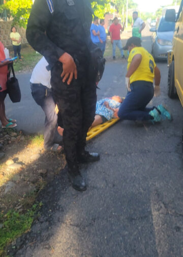Mujer de la tercera edad es atropellada en carretera Litoral