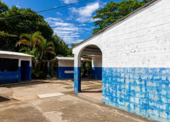 Gobierno trabaja en la reconstrucción del Centro Escolar Caserío Las Nubes