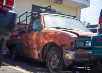 Alcaldía de San Salvador Este ejecuta reordenamiento y retiro de vehículos abandonados en Soyapango