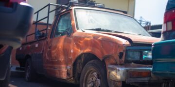 Alcaldía de San Salvador Este ejecuta reordenamiento y retiro de vehículos abandonados en Soyapango