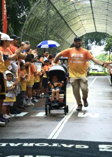 “Pios Family Run” reúne a cientos de familias en Santa Tecla