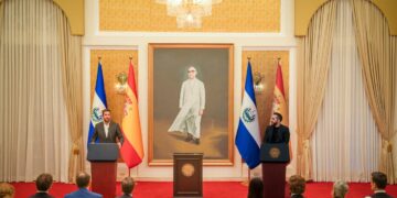 Gobierno de El Salvador firma acuerdo con Grupo COX para una inversión inicial de $2,900 millones 