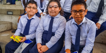 Alcalde Mario Durán entregó lentes oftalmológicos gratuitos a más de 150 estudiantes