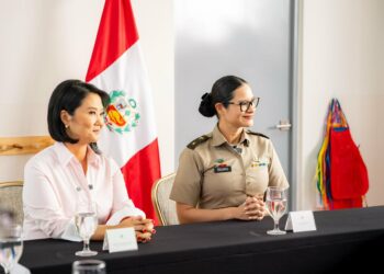 Presidenta de Perú conoce avances tecnológicos en escuelas del país