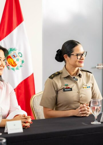 Presidenta de Perú conoce avances tecnológicos en escuelas del país