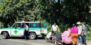 Varios lesionados, entre ellos seis menores de edad, deja accidente en Cabañas 