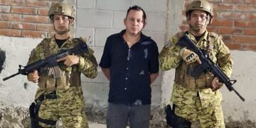 Capturan a sujeto que quebró espejos de una buseta de la ruta 29 en San Salvador