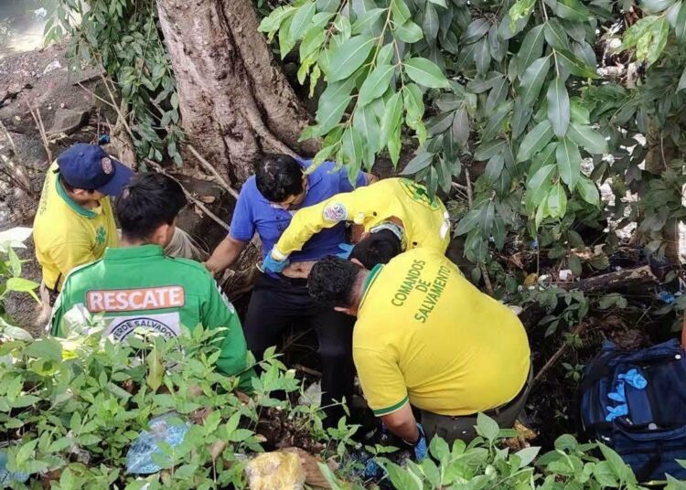 Vendedor cae a una quebrada tras accidente en la carretera Troncal del Norte