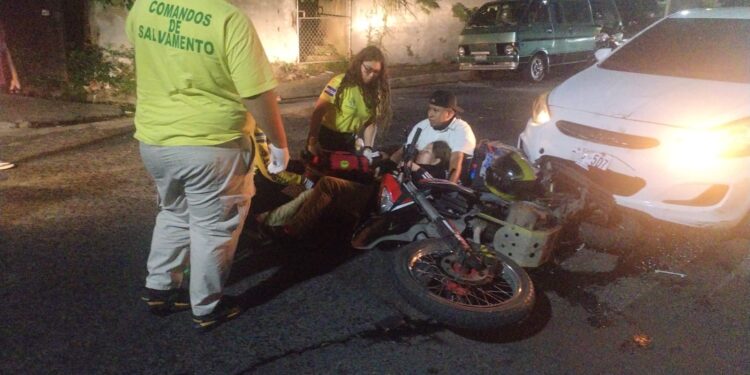 Dos lesionados en accidente vial sobre calle a Mariona