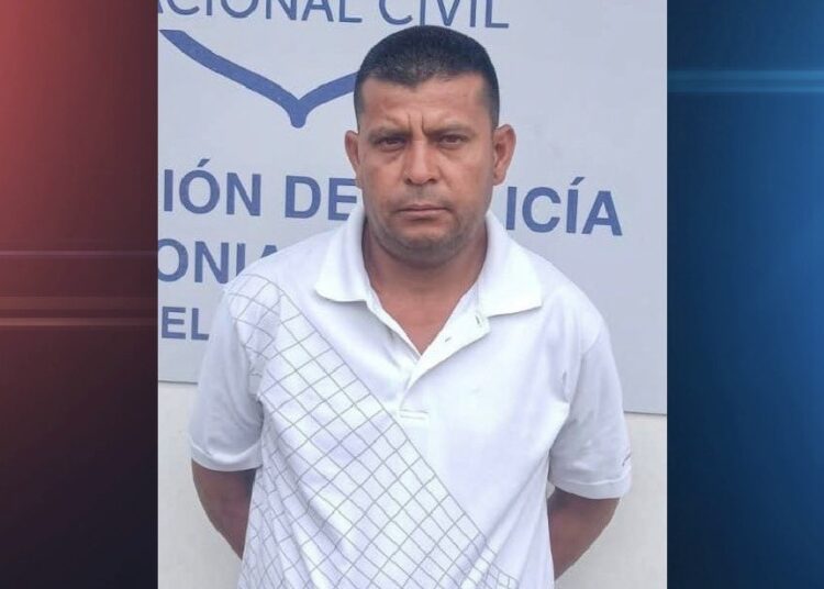 Capturan a sujeto por agredir con corvo a su vecino