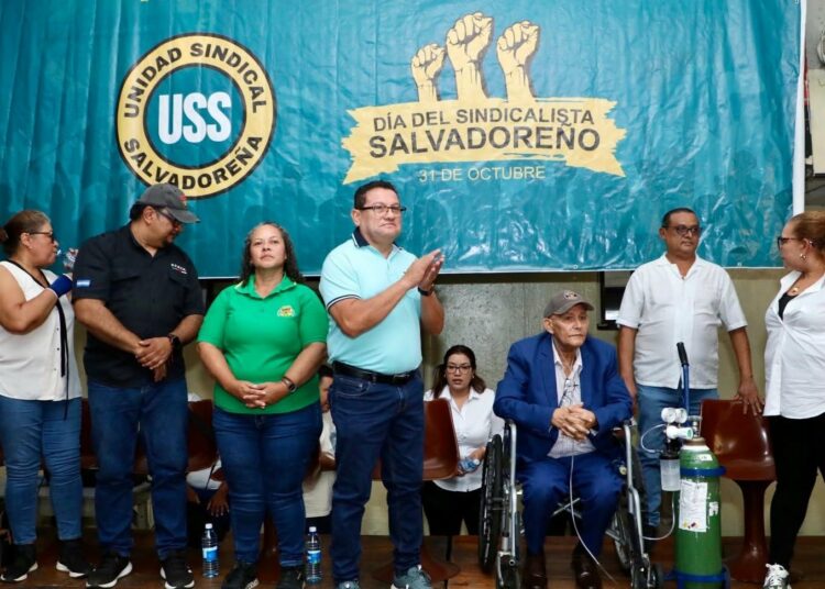 Ministro Rolando Castro expresa su apoyo al sindicalista salvadoreño en el marco de su día nacional