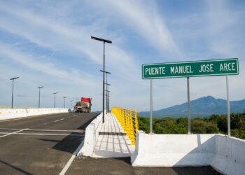 Nuevo puente binacional mejora la conexión vial entre El Salvador y Guatemala
