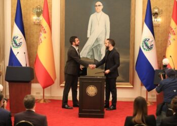 Presidente Bukele firma acuerdo con Grupo Cox para impulsar inversiones millonarias en energía y agua