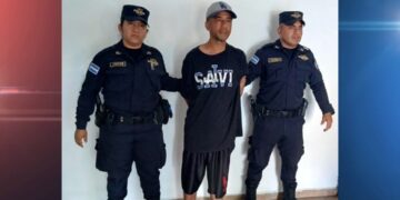 Capturan a sujeto que acuchilló a vigilante en Santa Tecla