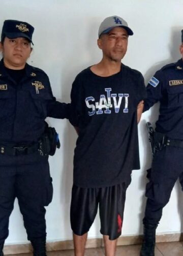 Capturan a sujeto que acuchilló a vigilante en Santa Tecla