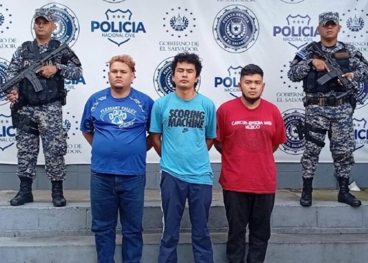 Bajo los efectos del alcohol, tres hombres protagonizan una pelea en un baile en Soyapango