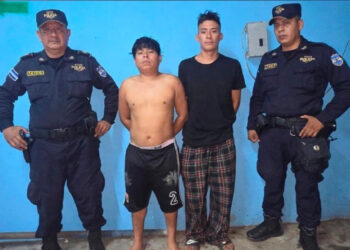 Capturan a dos sujetos que lesionaron a un hombre con piedras en Izalco