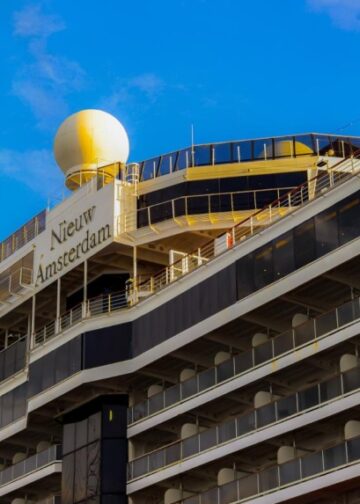 El puerto de Acajutla recibe al crucero Nieuw Amsterdam con casi 2,000 visitantes