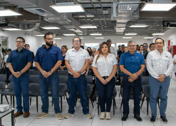 Benjamín Mayorga recibe a participantes del Diplomado en Anticorrupción Aduanera en El Amatillo