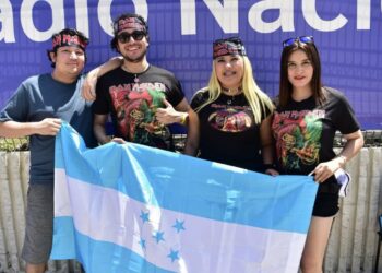 Seguidores de Iron Maiden se toman las afueras del Mágico González