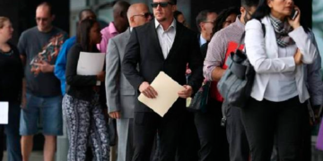 Canadá pierde miles de empleos y aumenta la presión sobre el mercado laboral