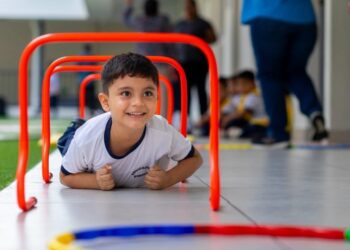 Niños salvadoreños celebran el inicio del Mes de la Niñez en centros escolares y espacios de atención