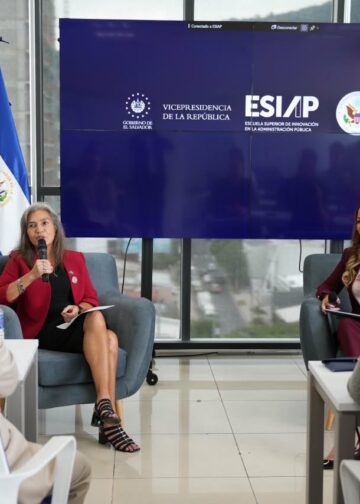 Expertos en astrofísica de la NASA comparten experiencias en la ESIAP