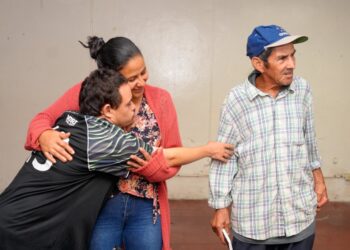 PNC ayuda a reunir a hondureño desaparecido con su familia en Cojutepeque