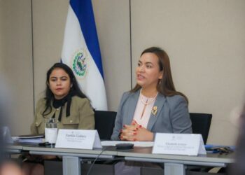 Niñez, digitalización y refugio: las prioridades de El Salvador en el plan regional del MIRPS