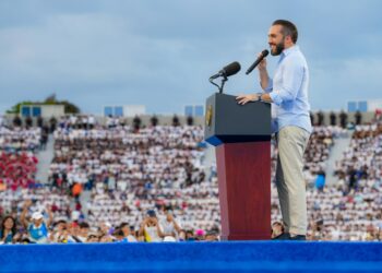 Presidente Nayib Bukele reacciona al 90 % de aprobación registrado por MITOFSKY