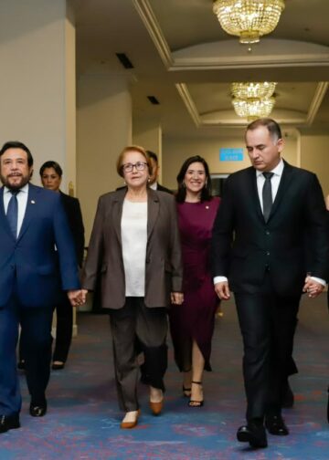 Vicepresidente Felix Ulloa recibe reconocimiento “Legal Máster 2026” por su trayectoria en el Derecho