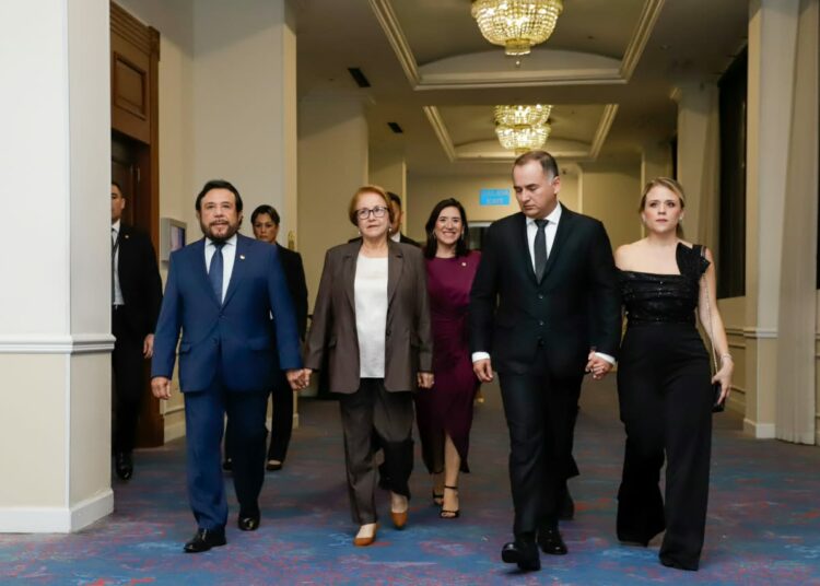 Vicepresidente Felix Ulloa recibe reconocimiento “Legal Máster 2026” por su trayectoria en el Derecho