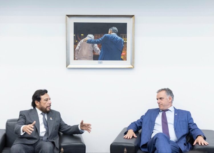 El Salvador y Uruguay fortalecen sus vínculos de cooperación y diálogo
