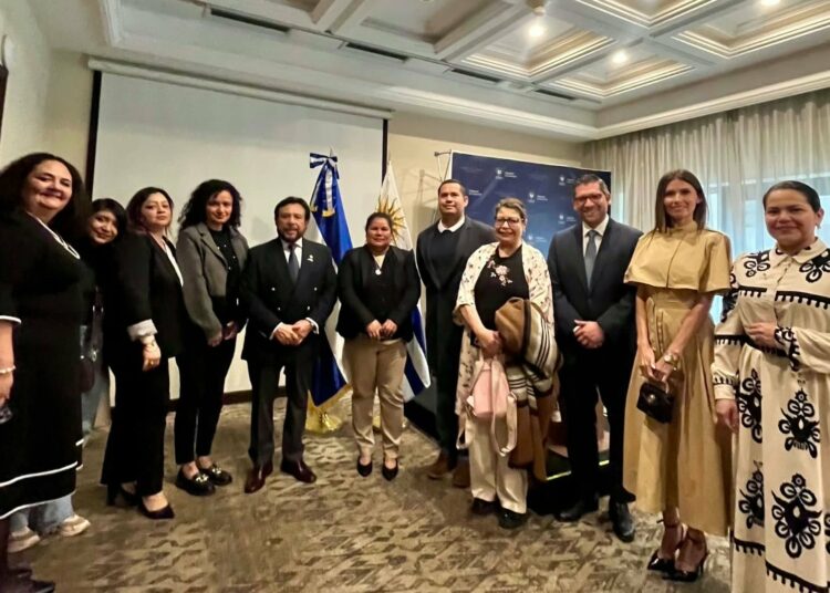 Vicepresidente Félix Ulloa comparte con la diáspora salvadoreña las transformaciones del país