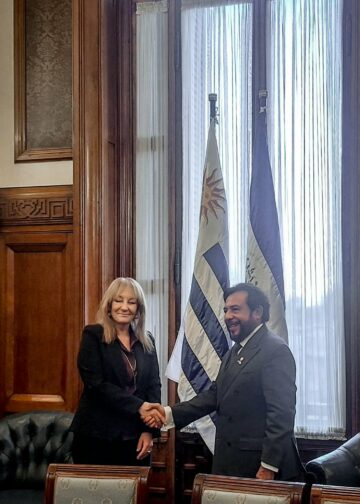 El Salvador y Uruguay impulsan intercambio en tecnología, innovación y producción