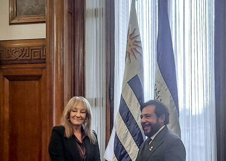 El Salvador y Uruguay impulsan intercambio en tecnología, innovación y producción